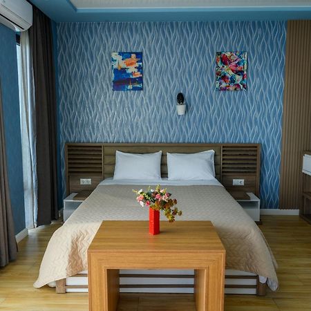 Hotel Sunny Batumi Exterior foto