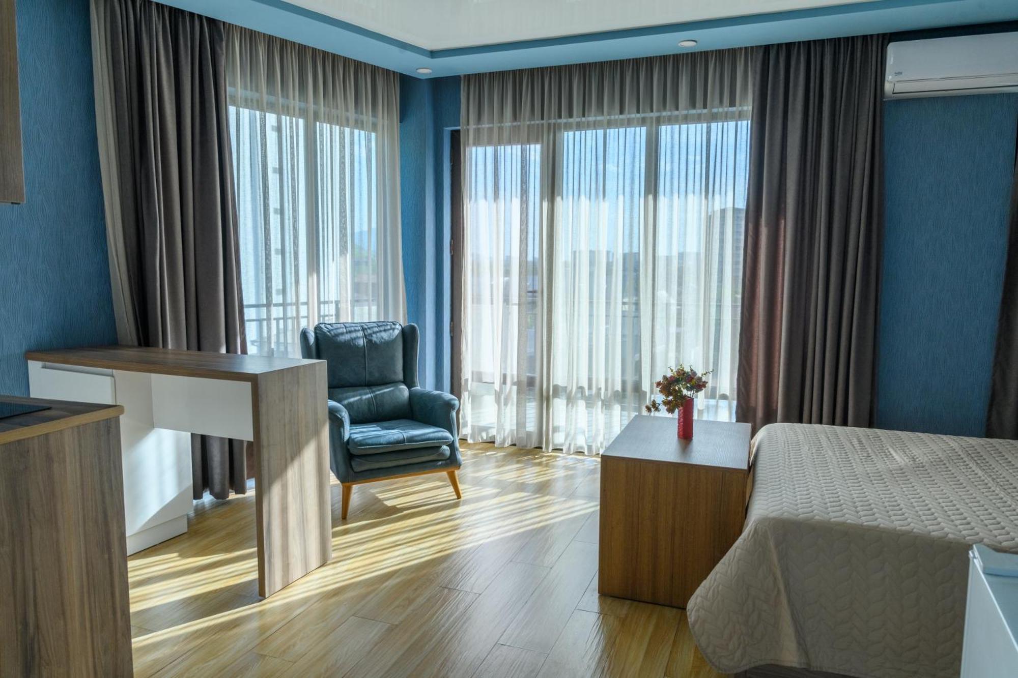 Hotel Sunny Batumi Exterior foto