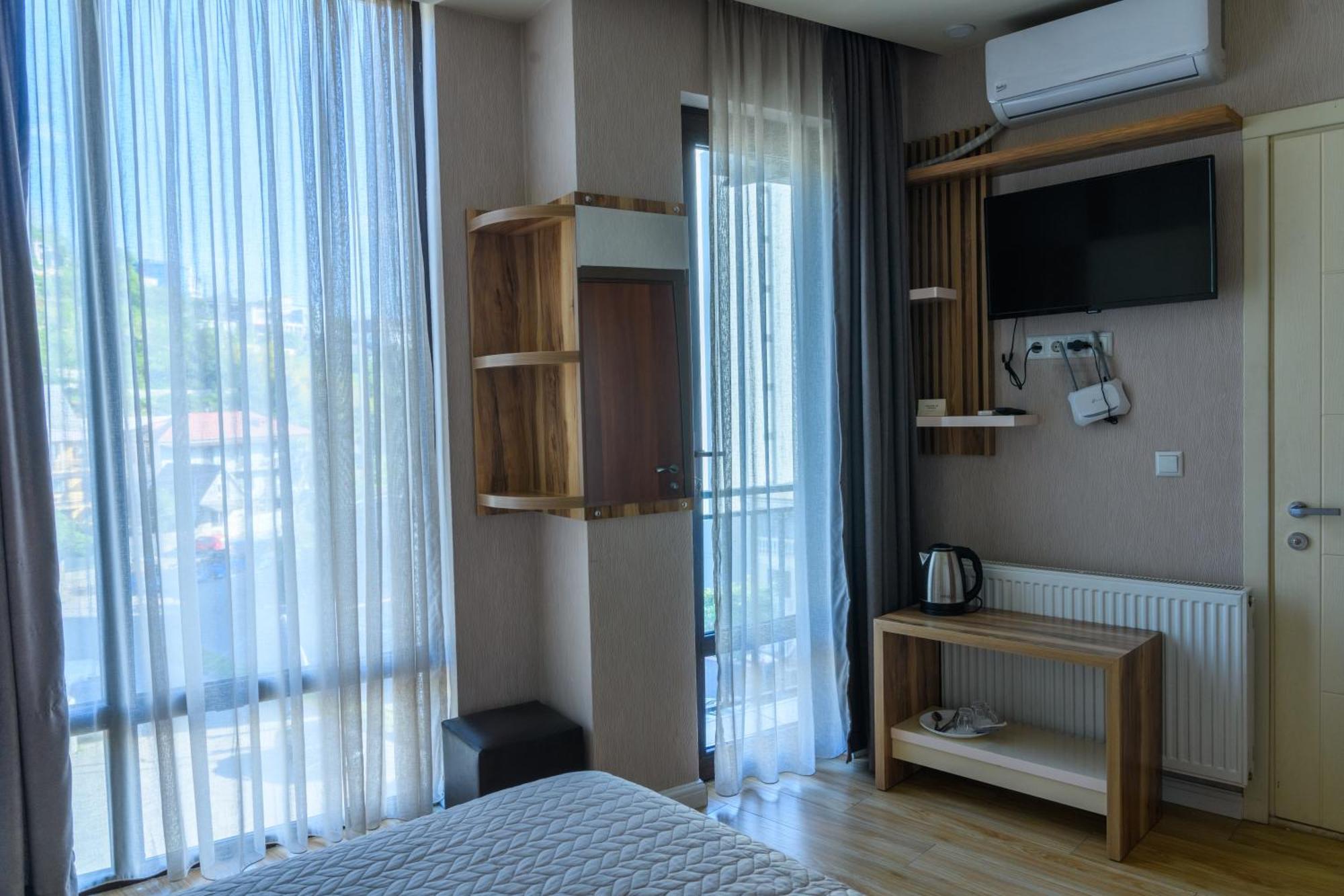 Hotel Sunny Batumi Exterior foto